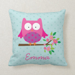 Almofada Coruja cor-de-rosa em um travesseiro decorativo
