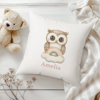 Almofada Coruja De Madeira Bonita Num Estaleiro De Boho Rai