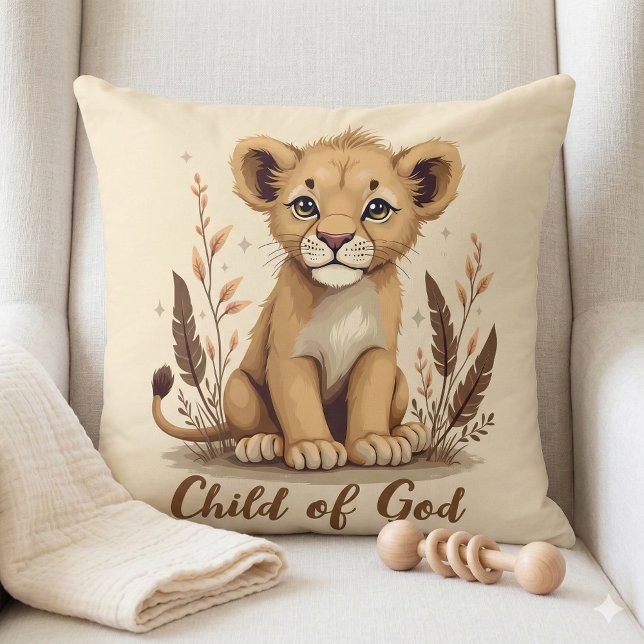 Almofada Cota de Arte Cristã de Leão Adorável (Adorable Lion Cub Christian Art Faith Quote Throw Pillow Mockup A)