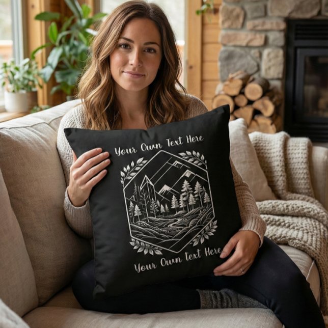 Almofada Cozy Cabin Decor River Mountain Your Text (Cozy Cabin Decor River Mountain Throw Pillow. Great home decor gift for nature lovers!)