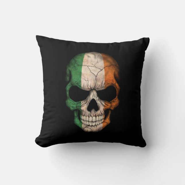 Almofada Crânio irlandês da bandeira no preto (Frente)