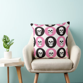 ALMOFADA CRÂNIOS DE HALLOWEEN ROSA, PRETO E BRANCO