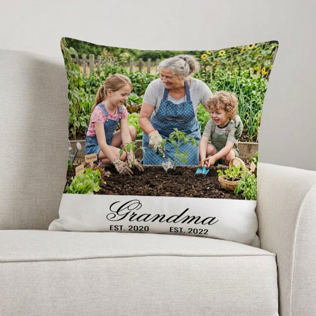 Almofada Custom Grandma Photo Multi Year Est Script (Custom Grandma Photo Multi Year Est Script Throw Pillow)