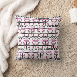 Almofada Cute Pink Lipstick Queen Throw Pillow 