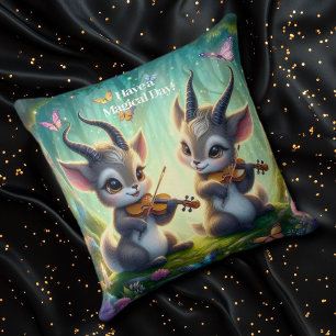 Almofada Cute Saolas Jogando Violas em uma Floresta Mágica