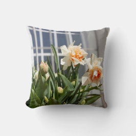 Almofada Daffodilos brancos grandes em uma jogada de poster