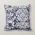 Almofada Damasco Floral Branco e Azul marinho<br><div class="desc">Cor damasco floral de ornamentado quic. Clique em Personalizar para adicionar seu próprio texto ou imagens para criar um único de um tipo de design! Entre em contato comigo antes de fazer o pedido se você quiser personalizar as cores.</div>