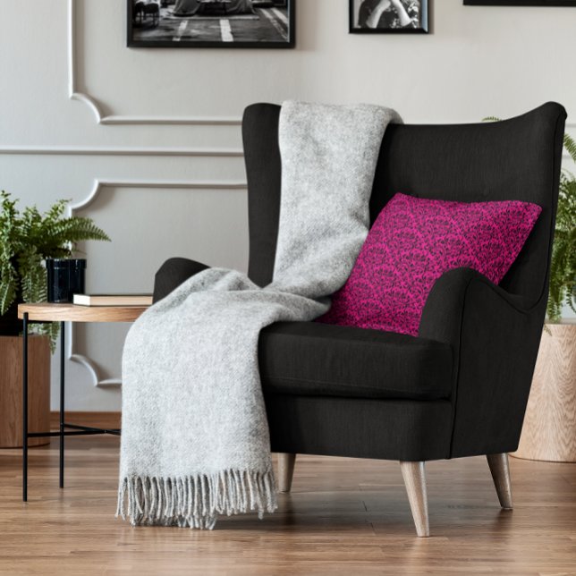 Almofada Damasco Floral de Rosa preto e rosa quente (Hot Pink and Black Rose Floral Damask Throw Pillow)