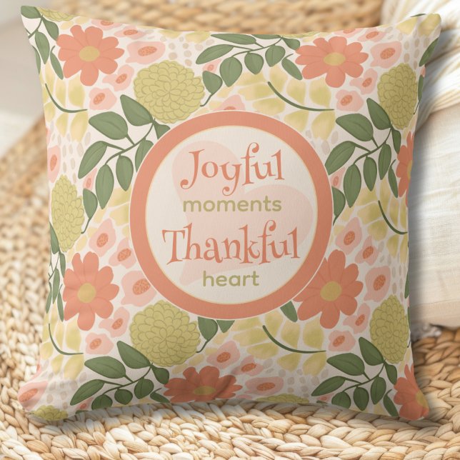 Almofada de Arremesso Floral - Momentos Alegres Co (Peach Yellow Green Inspirational Floral Throw Pillow - Joyful Moments Thankful Heart Collection)