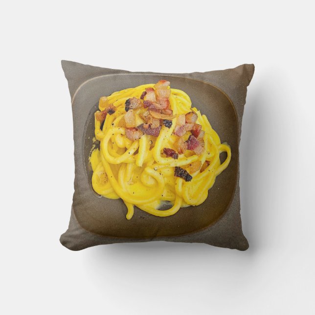 Almofada de carbonara com almofada próxima (Frente)