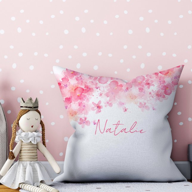 Almofada de lançamento de nome rosa branco floral  (Criador carregado)
