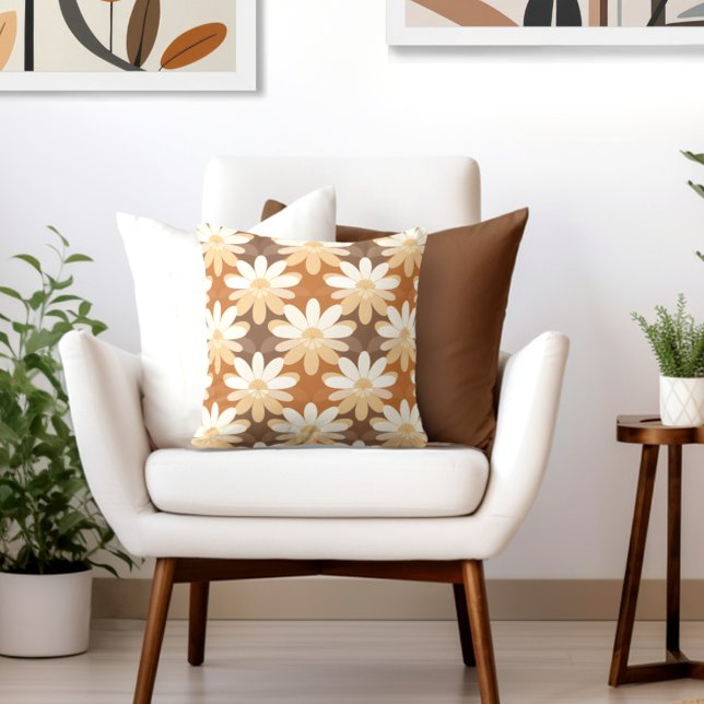 Almofada Decoração Floral Retroativa (Complete your elegant retro look with an exclusive Wild on Flowers Throw PIllow.)