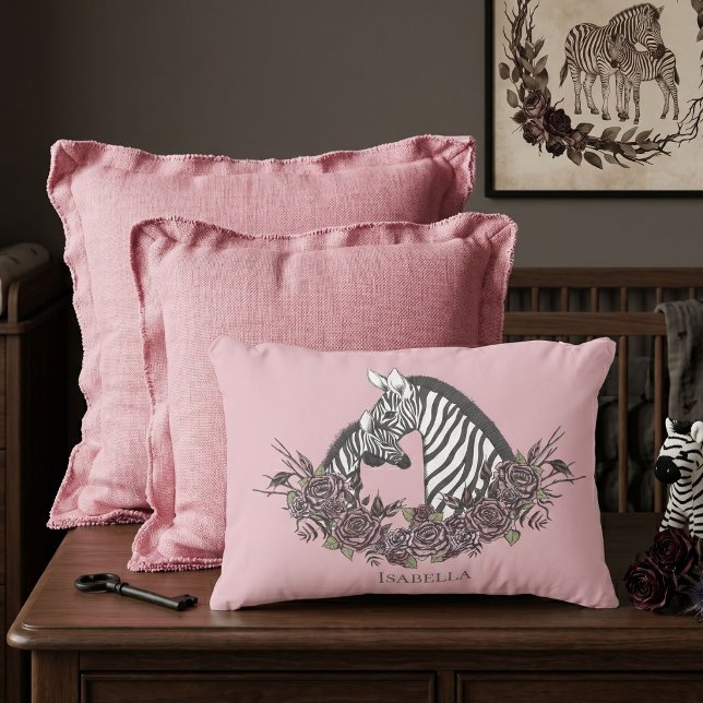 Almofada Decorativa Acento Desenhado à Mão Zebra Rosa Empoeirado (Light mauve hand-drawn zebra mama and baby with moody roses for alternative soft gothic baby nursery)
