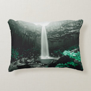 Almofada Decorativa Amazing view of Svartifoss waterfall. Scenic image