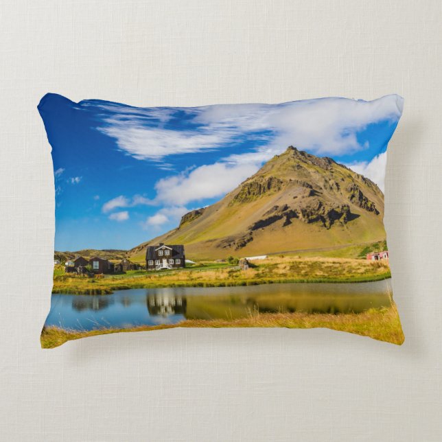 Almofada Decorativa Arnarstapi Amtmansshus E Monte Stapafell, Islândia (Frente)