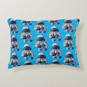 Almofada Decorativa astronauta em traje espacial mostrando polegar par