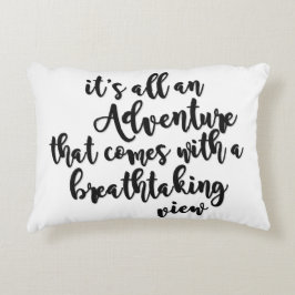 Almofada Decorativa aventura com uma vista deslumbrante preto e branco