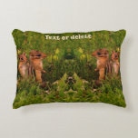 Almofada Decorativa Baby Chipmunks Animal Art Personalizado<br><div class="desc">Um casal de filhotes bonitos no primeiro dia em que saíram da arte da vida selvagem de burrow criou da minha foto original. Efeito espelhado de abstrato e fotografia da natureza por Susan.</div>