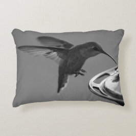 Almofada Decorativa Beija-flor no Comedouro Preto e Branco 2 ou 3