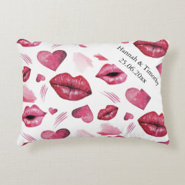 Almofada Decorativa Beijos e Corações Fofos Monograma Aquarela