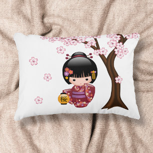 Almofada Decorativa Boneca Sakura Kokeshi - Garota Geisha Japonesa Bon