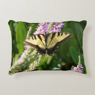 Almofada Decorativa Borboleta-de-cauda-andorinha em Flores Roxas