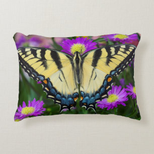 Almofada Decorativa Borboleta Rabo de Andorinha em margarida