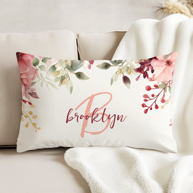 Almofada Decorativa Burgundy Floral Rosa Monograma em Script  (Criador carregado)