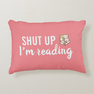 Almofada Decorativa Cale-se. Estou lendo travesseiro de sotaque de cor