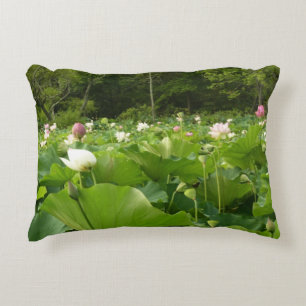 Almofada Decorativa Campo de Flores de Lotus no Jardim de Verão