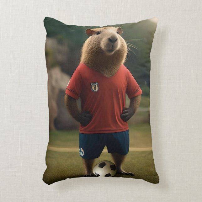 Almofada Decorativa "Capybara com Ponta de Goal: A Estrela de Futebol  (Frente(Vertical))