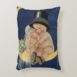 Almofada Decorativa Casamento Vintage, Noiva e Noivo Fofo em uma Lua