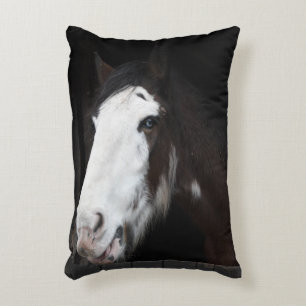 Almofada Decorativa Cavalo Marrom na Fazenda Apenas uma garota que ama