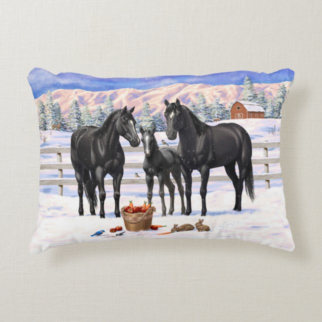 Almofada Decorativa Cavalos Do Quarto Negro Na Neve (Frente)