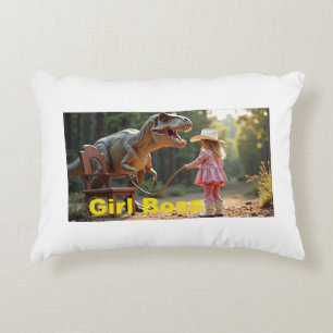 Almofada Decorativa Chefe Garota treinando um Dino