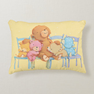 Almofada Decorativa Cinco Fofinhos e Ursos Coloridos em Cadeiras