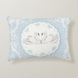 Almofada Decorativa Cisne Romântico Vintage Coquette em Renda Azul Cla