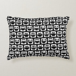 Almofada Decorativa Corujas Negras e Brancas Minimalistas Clássicas