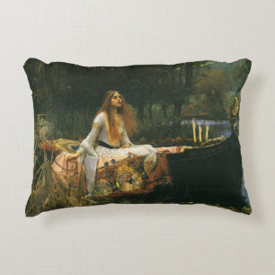 Almofada Decorativa Dama de Shalott no Barco por John William Waterhou