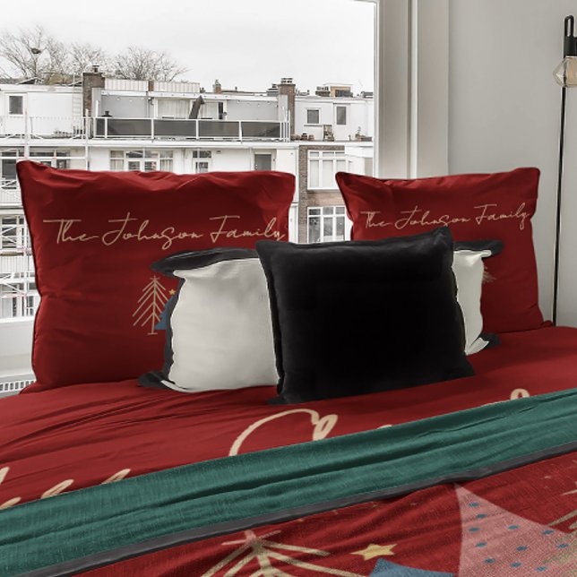 Almofada Decorativa Deep Red & Gold Family Name Merry Christmas  (Criador carregado)