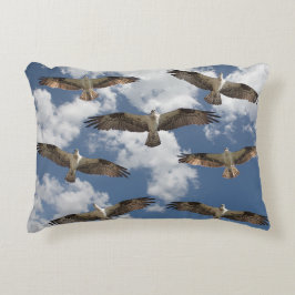 Almofada Decorativa Desfile de Osprey no céu