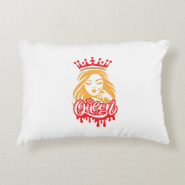 Almofada Decorativa Design de Rainha – Tipografia Elegante da Coroa Re