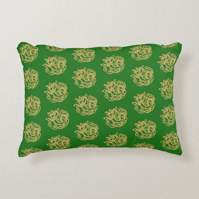 Almofada Decorativa Dourado Padrão Celta de Cavalo (Frente)
