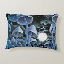 Doze cogumelos mágicos na lua de cheio