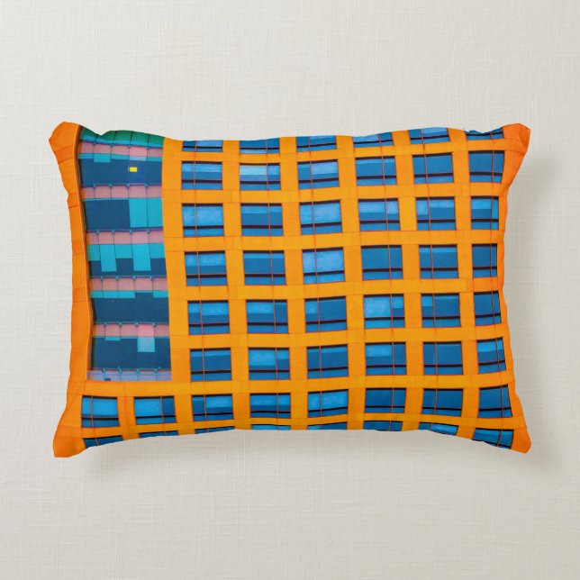 Almofada Decorativa Edifício azul e laranja (Frente)