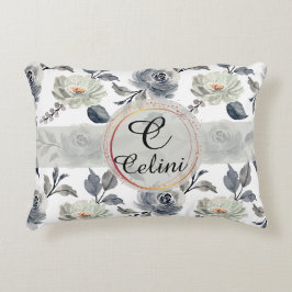 Almofada Decorativa Elegância Floral: Um Desenho Deslumbrante em Aquar