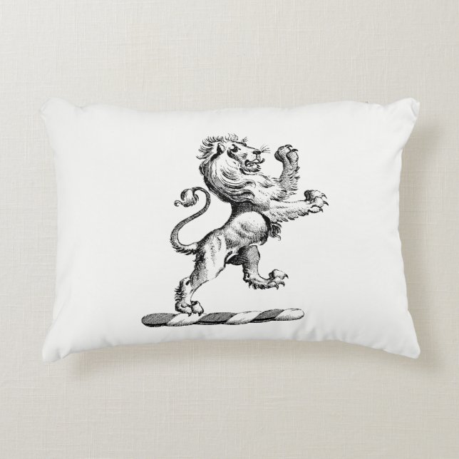 Almofada Decorativa Emblema de Crista com Leão Heráldico em Pé (Frente)