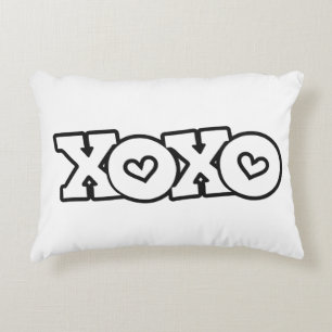 Almofada Decorativa Embraço de amor XOXO