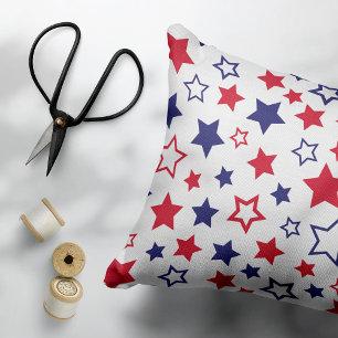 Almofada Decorativa Estrelas Vermelhas e Azuis, 4 de Julho, Fundo Bran