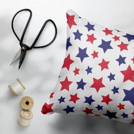 Almofada Decorativa Estrelas Vermelhas e Azuis, 4 de Julho, Fundo Bran